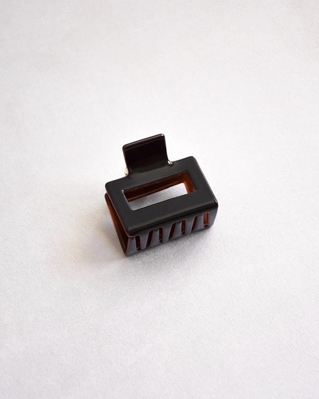 Pinza de pelo Espresso — Pinza de acetato rectangular marrón oscuro