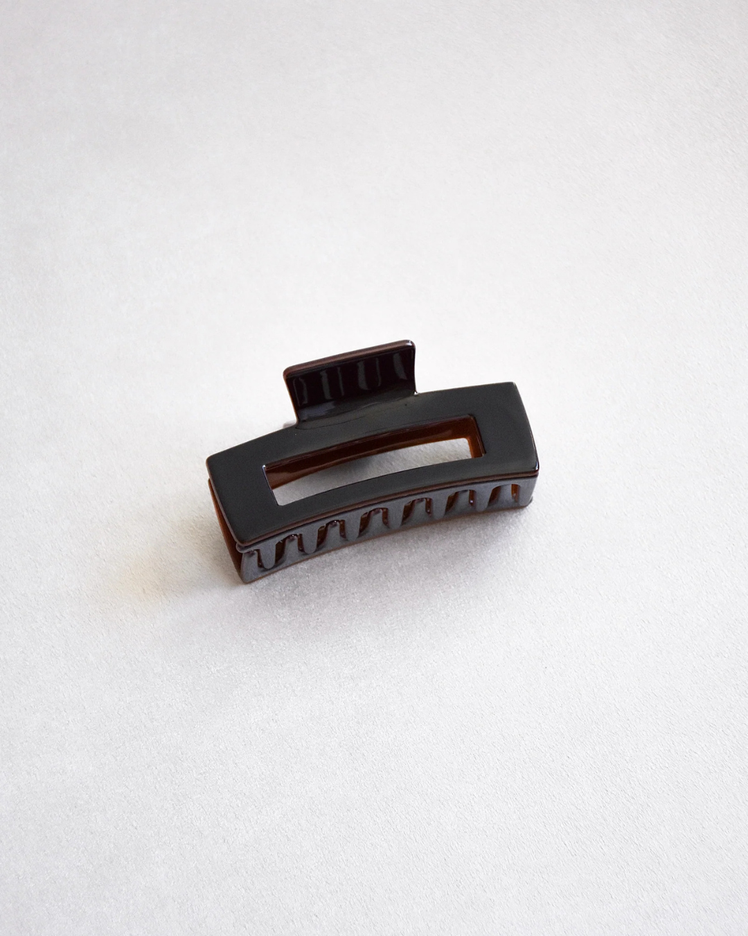 Pinza de pelo Espresso — Pinza de acetato rectangular marrón oscuro