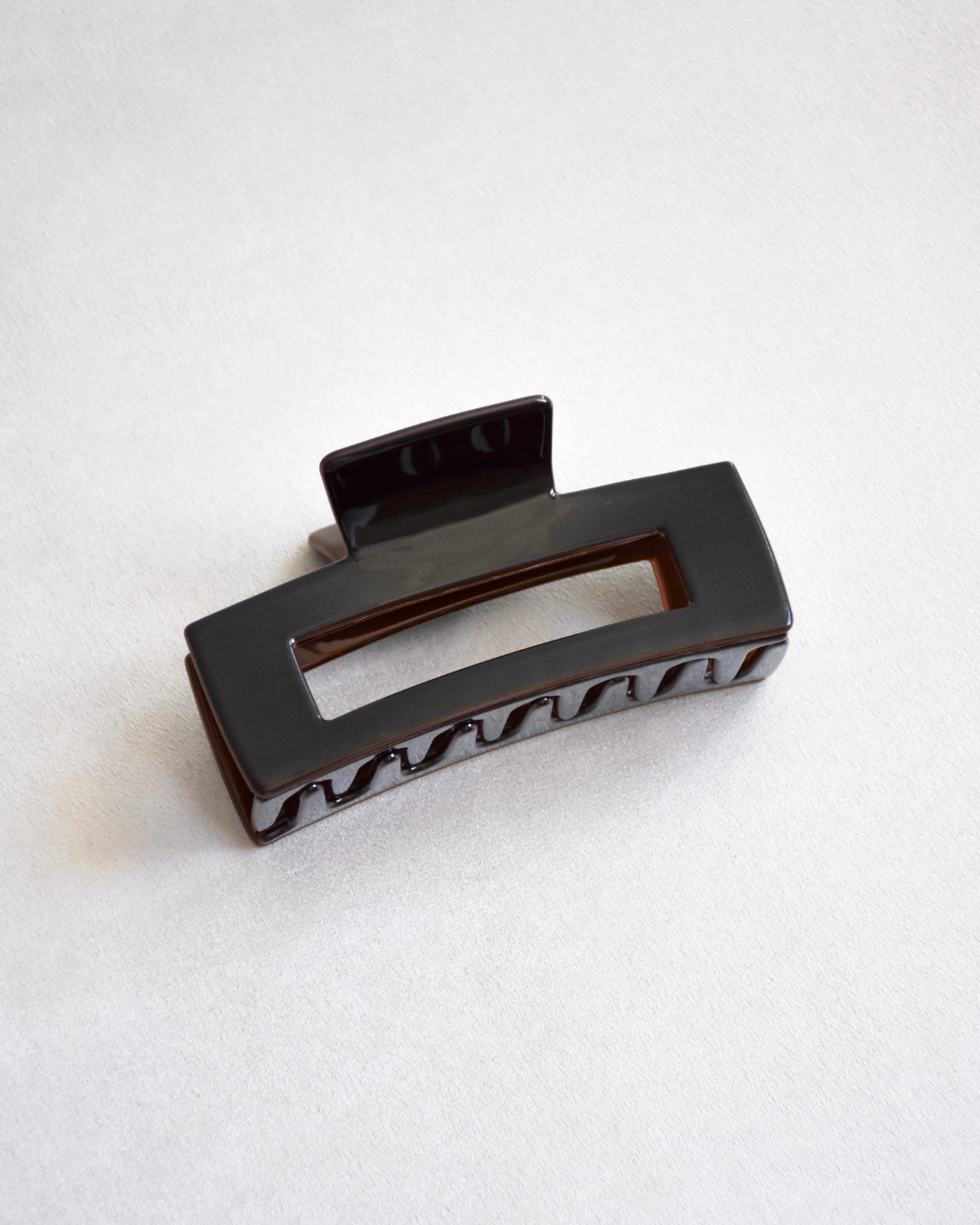 Pinza de pelo Espresso — Pinza de acetato rectangular marrón oscuro