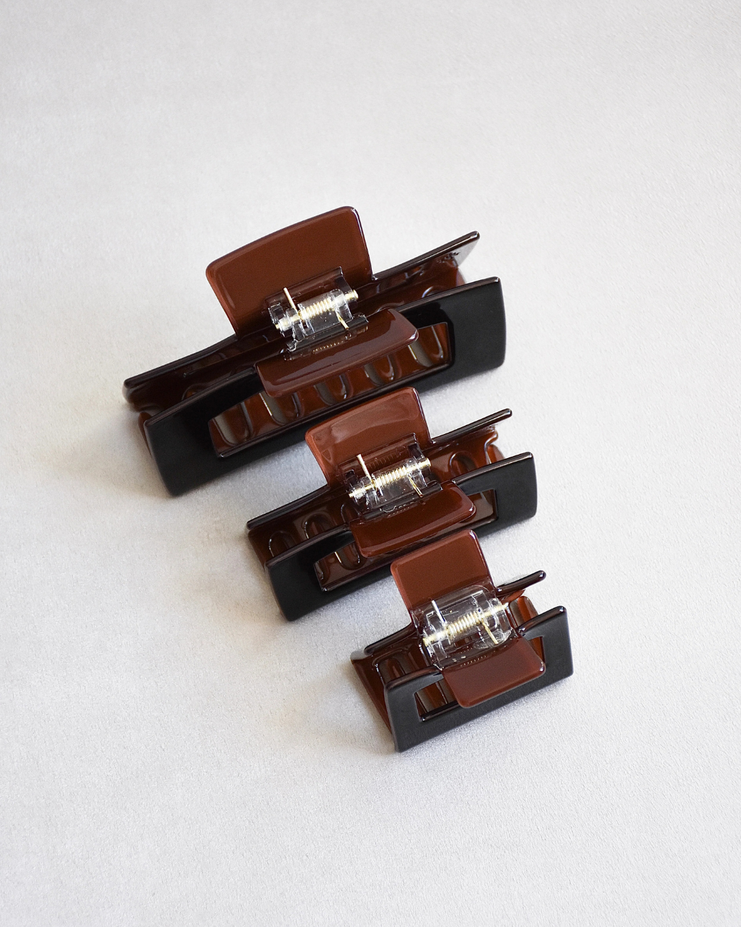 Pinza de pelo Espresso — Pinza de acetato rectangular marrón oscuro