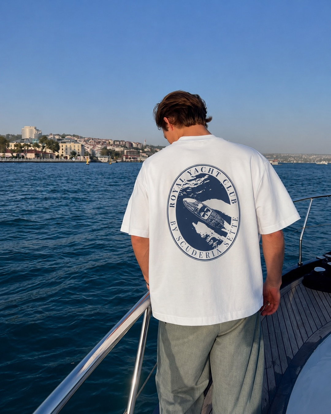 Camiseta de manga corta The Yacht Club